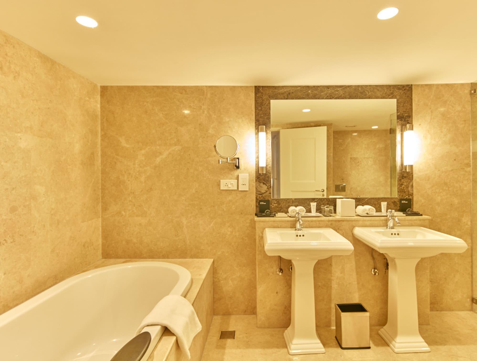The Waverly Hotel & Residences Bangalore Dış mekan fotoğraf